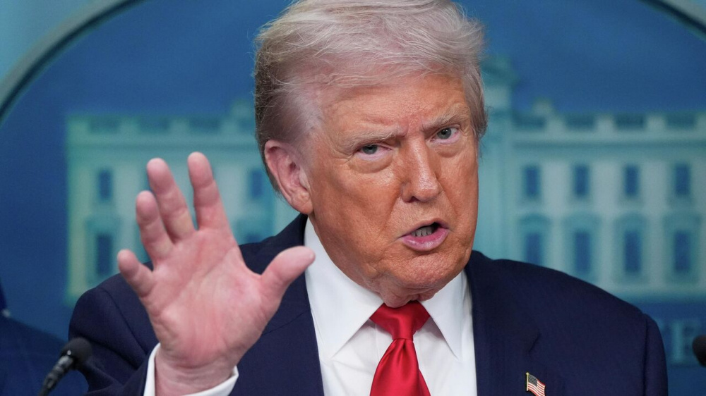 "Время почти вышло". Трамп заявил, что на Иран "обрушится весь ад"