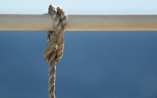 В Нарыне повесился школьник. Возбуждено дело по статье "Доведение до самоубийства"