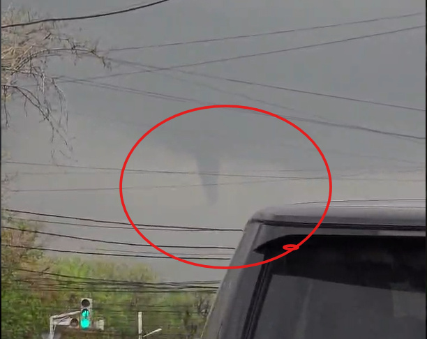 Смерч заметили на окраине Бишкека. Появилось видео