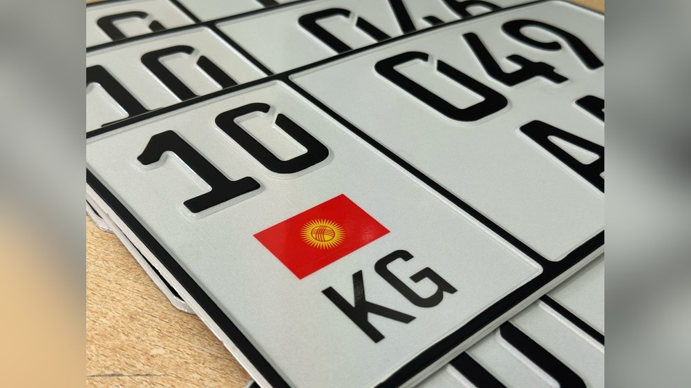 Владельцы авто с иностранными номерами должны до 1 мая вывезти или утилизировать их