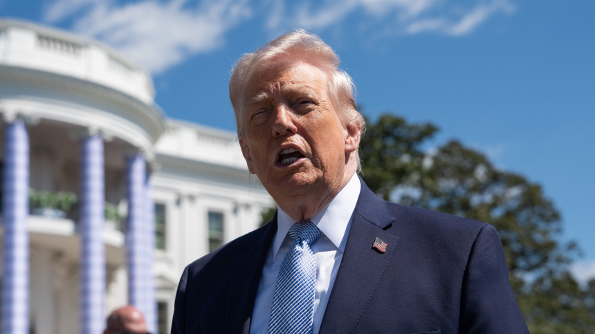 Трамп заявил, что у Ирана "нет козырей", кроме давления через Ормузский пролив