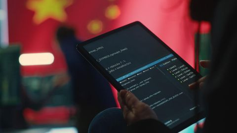 OpenAI, Google и Anthropic объединились, чтобы остановить кражу своих ИИ-технологий Китаем