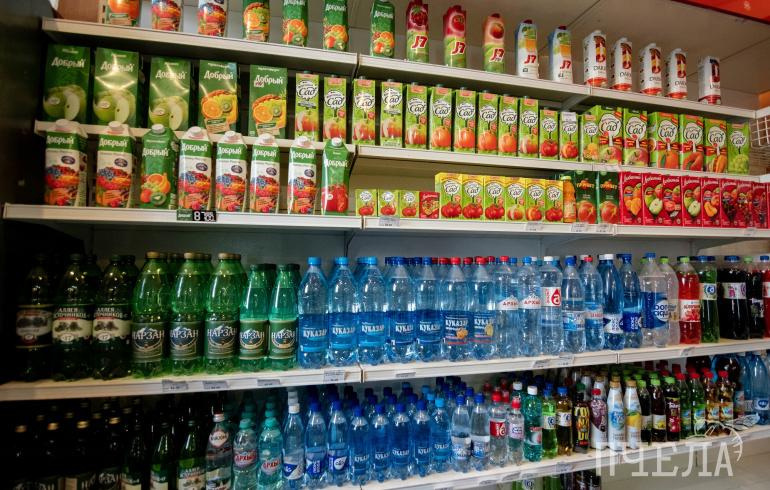 В КР хотят обязать магазины отдельно размещать натуральные соки и сокосодержащие напитки