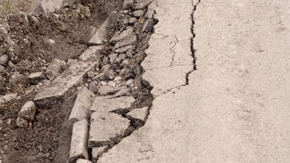 Call-центр: пешеходная зона у парка Ататюрка требует ремонта (фото)