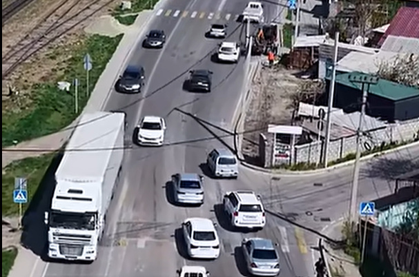 Спонсоры выкупили проблемный участок с домом на улице Льва Толстого для расширения дороги