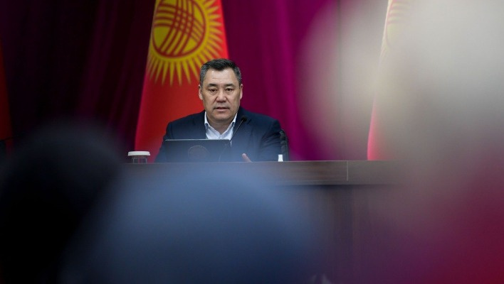 Жапаров сделал последнее предупреждение Минтрансу в части строительства коротких дорог