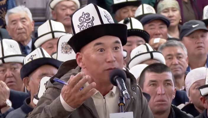 Экс-чиновник рассказал, что Ташиев заставил снести общежитие, а потом выплачивать ущерб