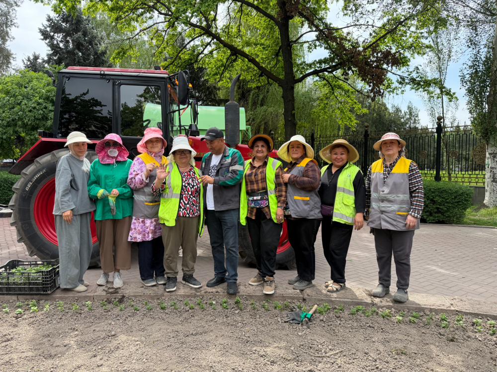 В Бишкеке стартовала высадка 2 миллионов однолетних цветов