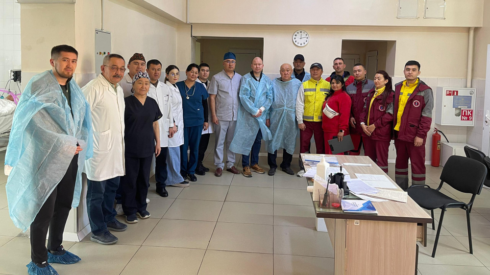 Пострадавшего в ДТП в Баткенской области военнослужащего доставили в Бишкек