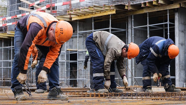 Депутат: Инвесторы вложили в проект 135 млн сомов, землю у них забрали, деньги не вернули