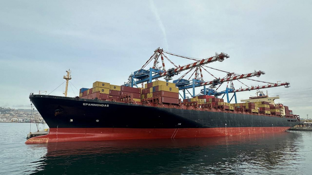 Иран заявил о захвате двух контейнеровозов в районе Ормузского пролива