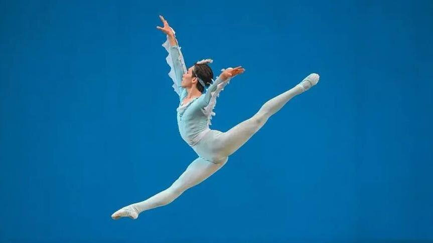 Солисты балета из Кыргызстана успешно выступили на конкурсе 