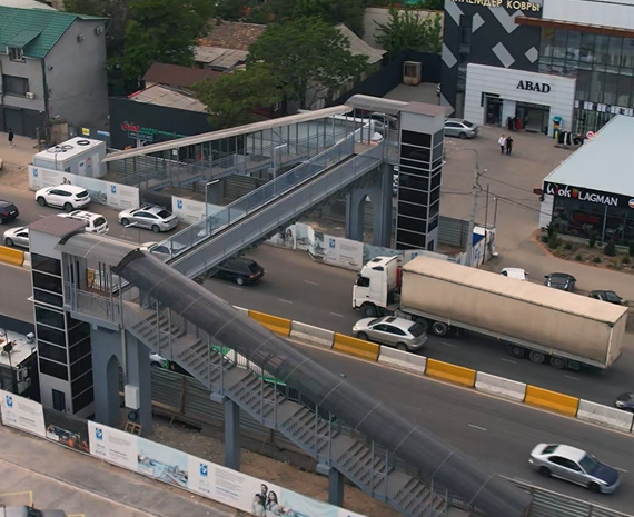 На Аламединском рынке построили надземный переход с лифтом (видео)