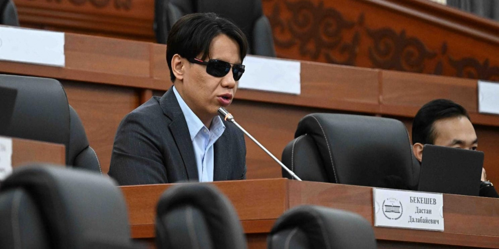 30 неслышащих кыргызстанцев обманули на 20 млн сомов. Бекешев заявил о гражданах РК