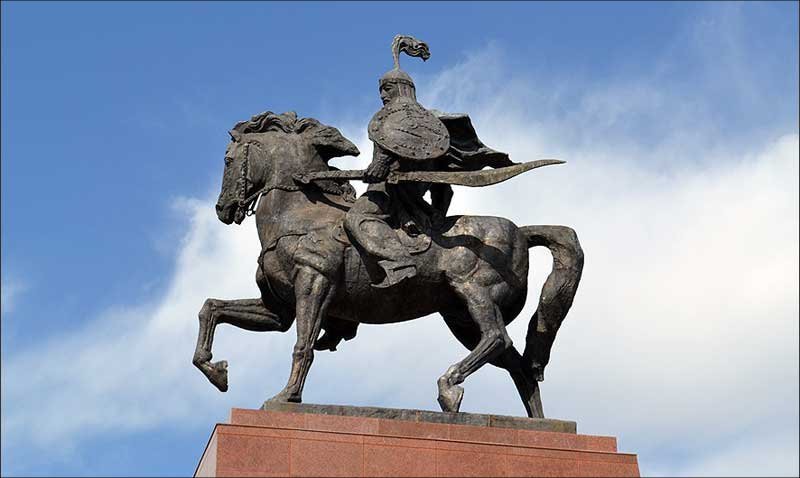 Памятник "Айкөл Манас".