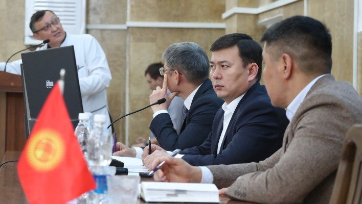 Совещание в НИИХСТО с участием членов комиссии.