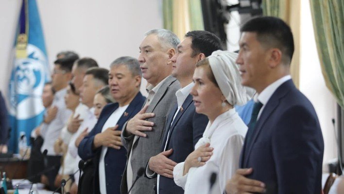 В Бишкекском горкенеше два новых депутата