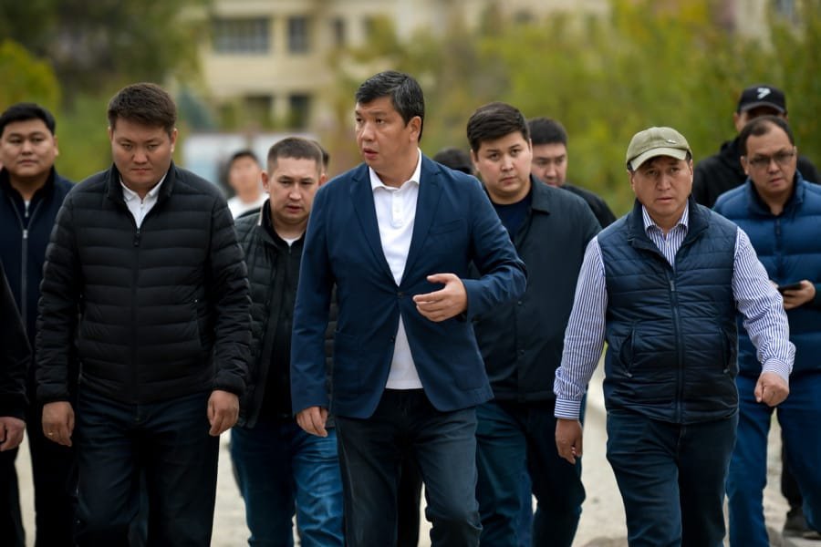 "Это было кидалово". 39 предпринимателей пожаловались Садыру Жапарову на мэрию Бишкека