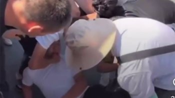 Двое водителей устроили драку на рынке "Баткен" (видео)