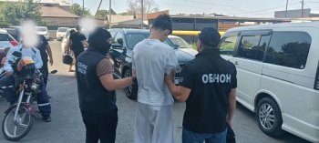 В Бишкеке задержали получателя посылки с полукилограммом альфа-PVP.