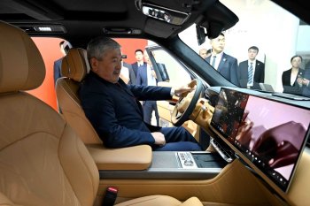 Касымалиев обсудил с руководством компании Geely создание совместного предприятия