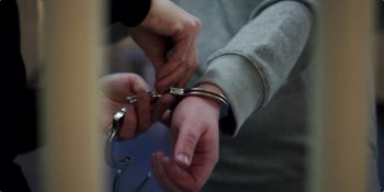В Кыргызстане предлагают разрешить повторное помилование осужденных.