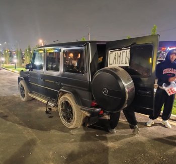 Владелец Mercedes-Benz G-Class, продававший самсы у "Бишкек Арены", оштрафован.