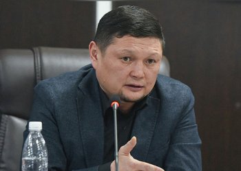Сыймык Жапыкеев вновь сдавал экзамен на знание кыргызского языка для участия в выборах