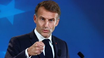 Макрон назвал "глупыми" слова мировых лидеров о беспорядках во Франции