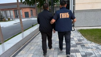 Замначальника Чуйского предприятия электрических сетей задержали по делу о взятках (фото)
